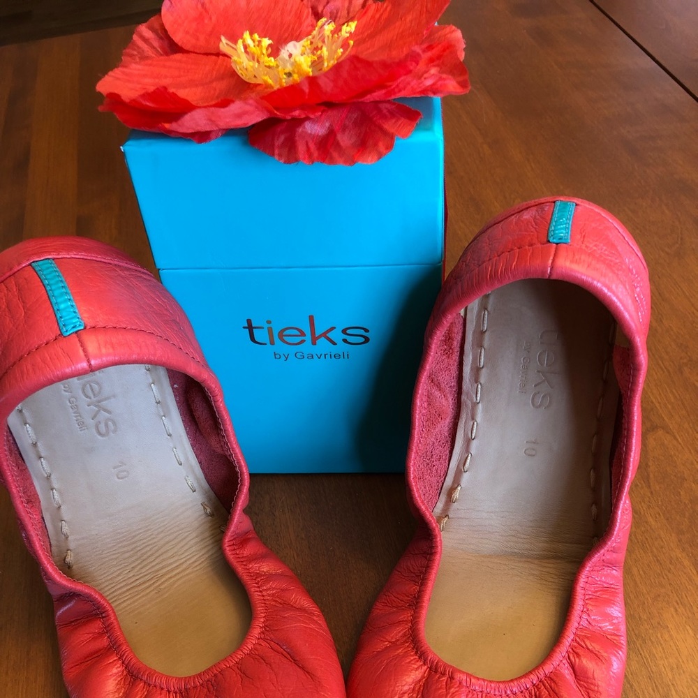 Tiek’s Poppy Leather Flats - Picture 2 of 8